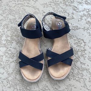 BOBS Sketchers 8.5W memory foam sandals in black